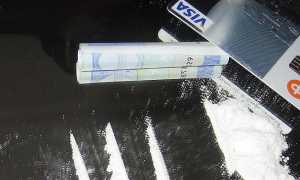 800px Cocaine lines 2