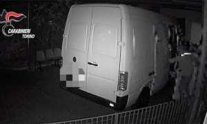 carabinieri ladri furgone