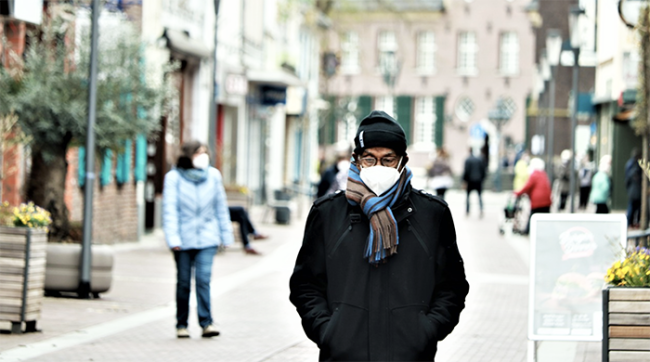 covid gente strada inverno