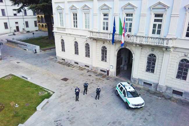 drone polizia locale comune auto