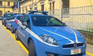 polizia domo stazione bella esterno auto