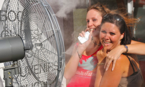 ragazze ventilatore caldo