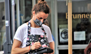 ristorante cameriera covid