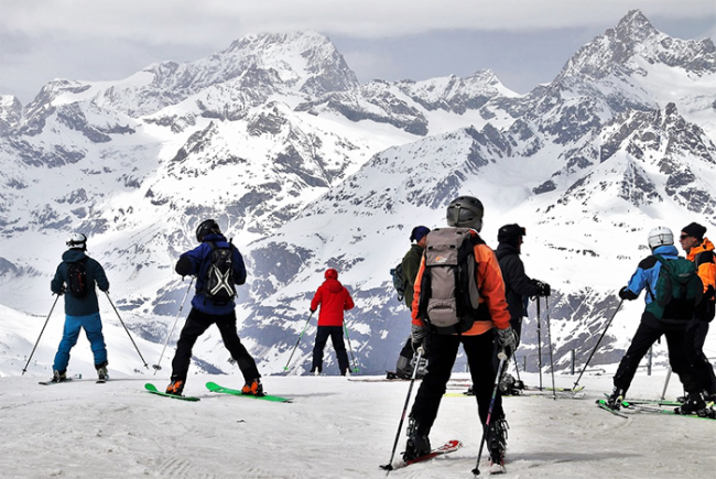 sci discesa montagne