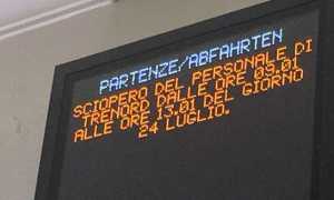 sciopero cartello stazione