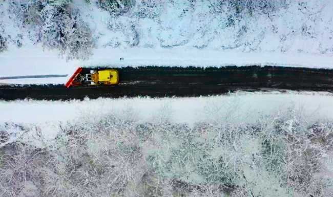 spazzaneve neve strada drone