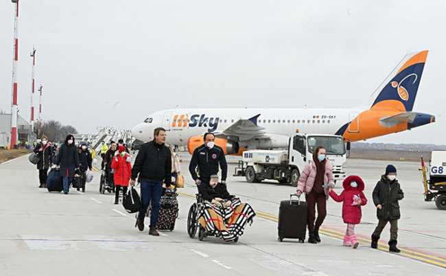 urcarini bambini aeroporto