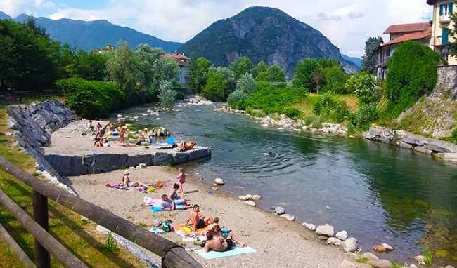 strona fiume estate bagno