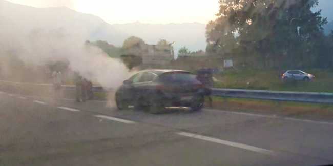 auto fumo superstrada