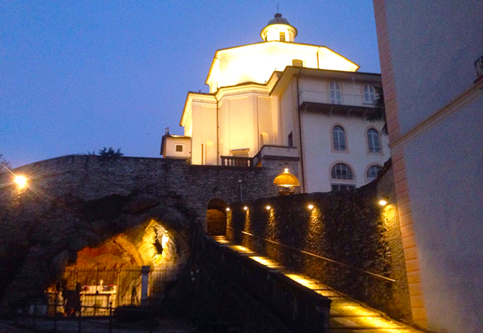 Al Sacro Monte Calvario arriva ‘Il mistero della luce’, escursione serale con workshop fotografico