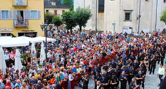 sfilata spazzacamini 16 gente