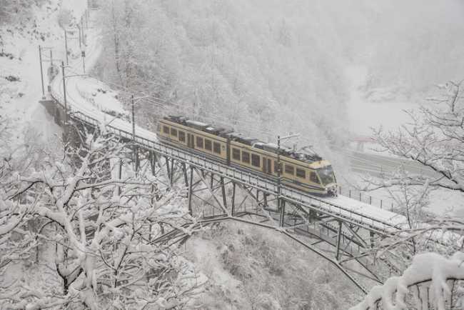 Viaggi invernali con i treni panoramici della Ferrovia Vigezzina Centovalli ph. Massimo Pedrazzini