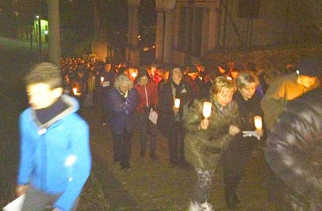 via crucis 2016 calvario domo