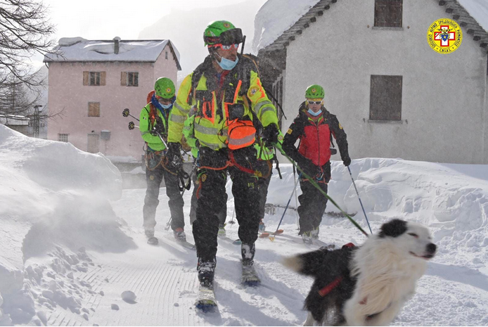  In 4 sotto una valanga in Abruzzo, tra i soccorritori  dal Vco Lorenzo Scandroglio col suo cane Chochiese