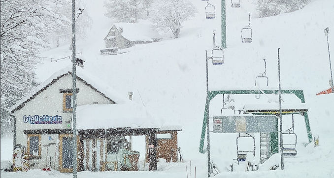 Troppa neve, la nazionale italiana di slalom gigante annulla l'allenamento a Domobianca365