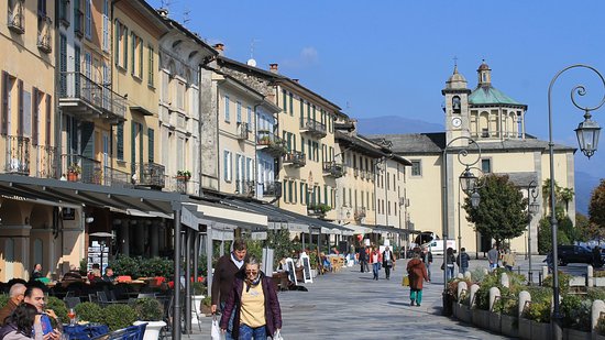 piazza lago cannobio