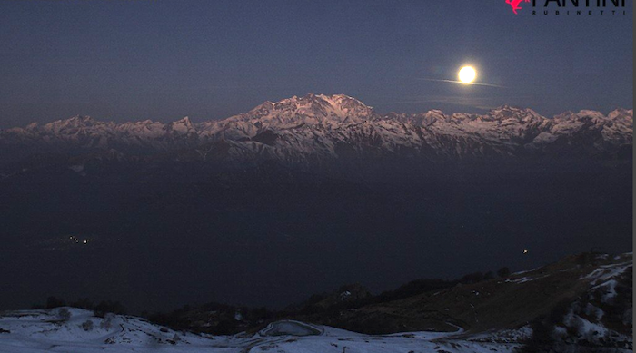 Lo spettacolo della superluna in time laps dal Mottarone 